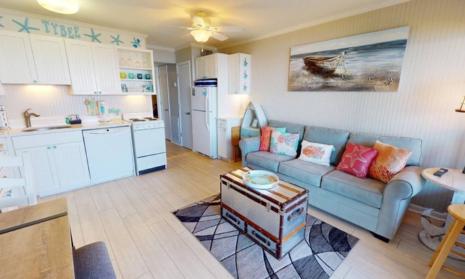 Tybee Island Condo | Waterfront Getaway at Savannah Beach and Racquet B309