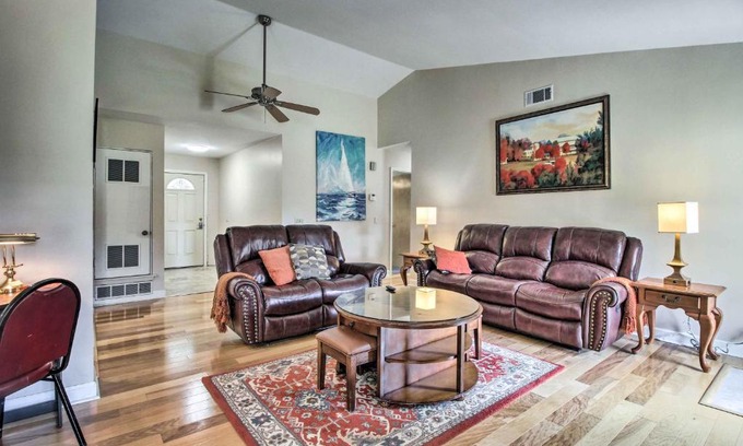 Savannah House | Escape to Savannah: Family-Friendly Retreat near Downtown