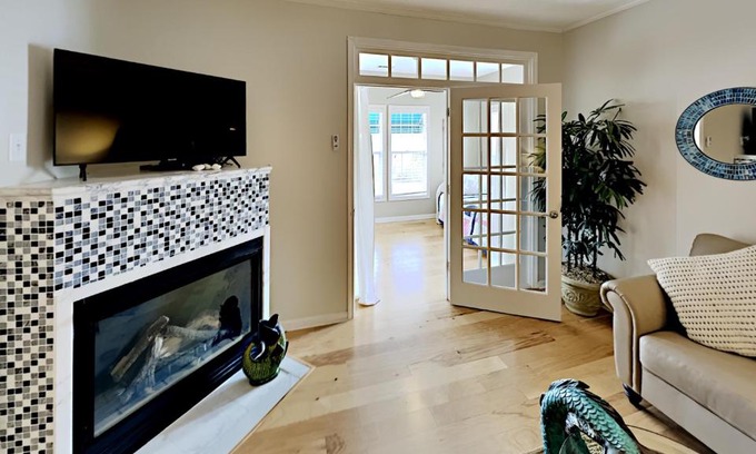 Vaught House | Beachside Escape at Savannah Shore - 4-Star Family Retreat