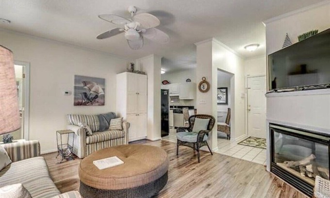 Vaught Condo | Kid-Friendly Savannah Shores with Hot Tub & Kitchen Access