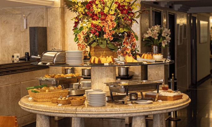 Savassi Hotel | Discover Savassi Hotel: Family-Friendly with Pool & Spa