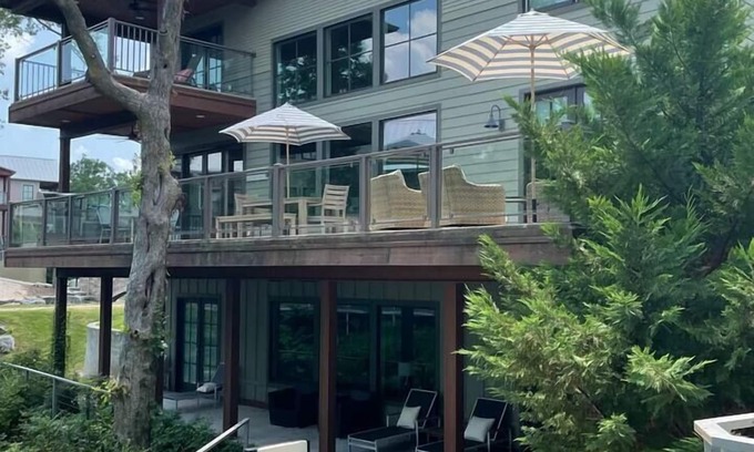 Vinita House | Experience Scenic Lake Views with Pool Access and 10/10 Rating