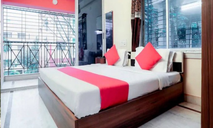 New Town Apartment | Budget-Friendly Rooms with Pet and Child Amenities in Kolkata