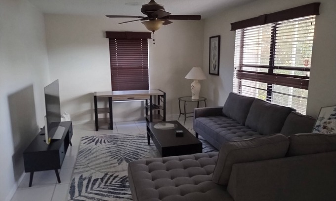 Delray Beach House | Budget-Friendly 3 Bedroom Oasis with Ocean View in Delray