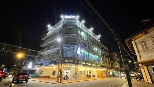 Kampot Hotel | Discover Suorsdei Boutique: Pet-Friendly Retreat with Fireplace