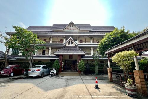 Nan Hotel | Discover Sawadeelanna Hotel: Family-Friendly & Well-Rated Stay