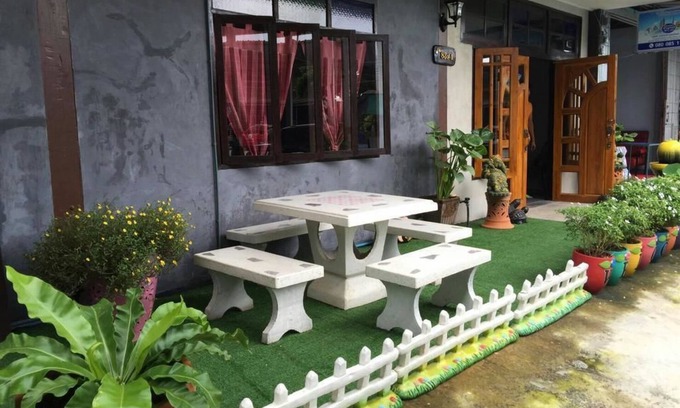 Sawang Arom House | Budget-Friendly Sawang Guesthouse with Family Amenities