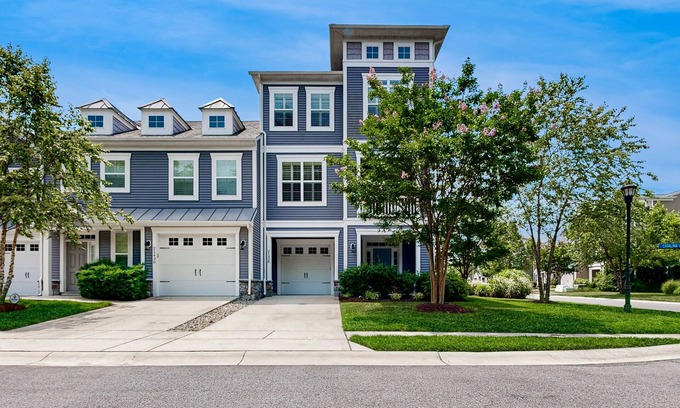 Sawgrass South House | Sawgrass at White Oak Creek - townhome with AC, pools & gyms