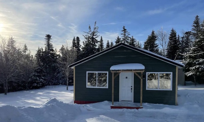 Curryville Cabin | Cozy Sawmill Creek Cabin: Family and Pet-Friendly Retreat