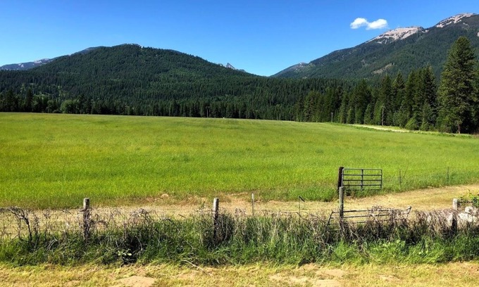 Heron House | Unforgettable Sawtooth View: Pet-Friendly & Poolside Bliss