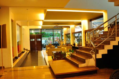 Palakkad Hotel | Budget-Friendly Sayoojyam Residency with Family Amenities