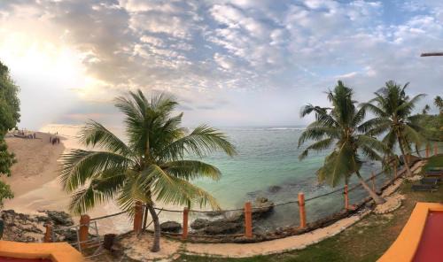 Polhena House | Oceanfront Sayuri Beach Hotel: Guest Rated 9/10 Experience