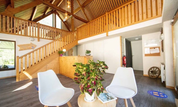Saint-Colomban-des-Villards House | Inviting Mountain Retreat: Pool, Sauna & Balcony Near Vanoise