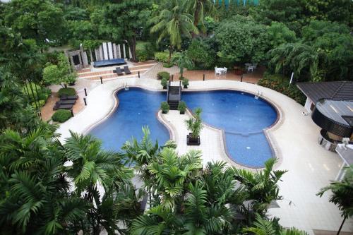 Phlabphla Hotel | Relax at SC Park Hotel with Pool and Oceanfront Views
