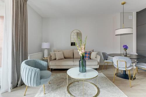 Gdansk City Center Apartment | Discover Lion Apartments - SCALA City Center with Parking