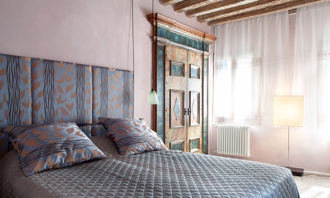 Castello House | Scala Mata: Unique 17th Century Apartment Near Biennale