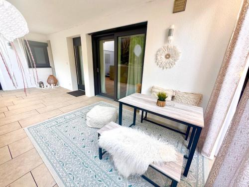 Wettersbach Apartment | Scandi Apartment mit Terrasse und Parkplatz