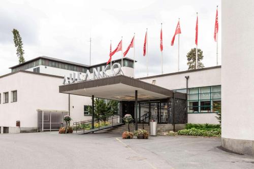 Hameenlinna Hotel | Pet-Friendly Retreat at Scandic Aulanko with Spa & Pool