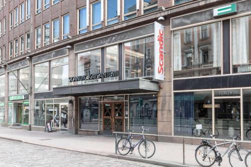 Kluuvi Hotel | Discover Scandic Kaisaniemi: Pet-Friendly 4-Star Retreat