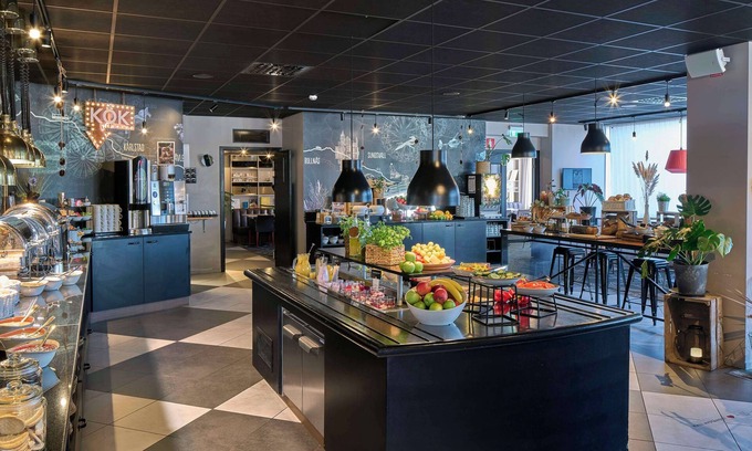 Sodertalje Hotel | Inviting Scandic Södertälje: Pool, Spa & Family-Friendly Fun