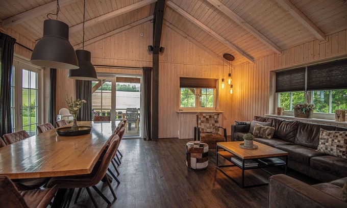 Kuestelberg House | Indulge in a Scandinavian Lodge with Hot Tub near Winterberg