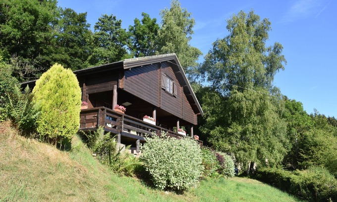Harre Ski Chalet | Scandinavian Chalet: Embrace Nature with Spa & Hot Tub
