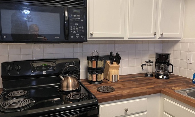 Grandview House | Scandinavian Style Home with Pool & Extra Parking for 10