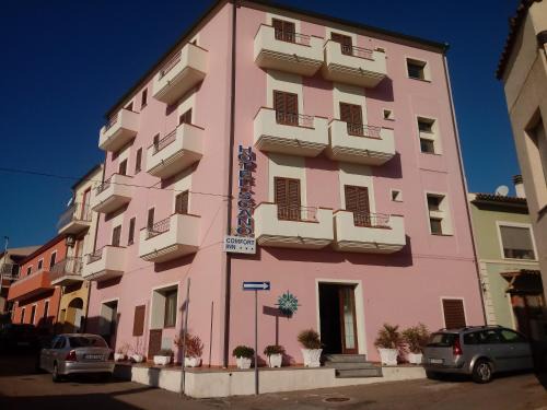 Santa Teresa di Gallura Hotel | Discover Comfort at Scano Comfort Inn - Pet Friendly Stay