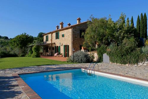 Scansano Villa | Eco-Friendly Scansano Country House with Pool & Pet Amenities