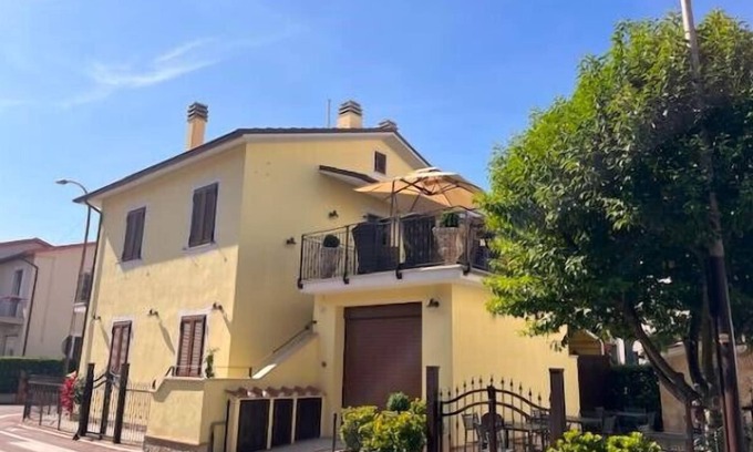 Narni Scalo Apartment | Relax in Umbria at La Rocca with Spa and Breakfast