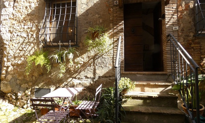 Amelia Apartment | Relaxing Retreat at Scappo IN Umbria, nel Vicolo