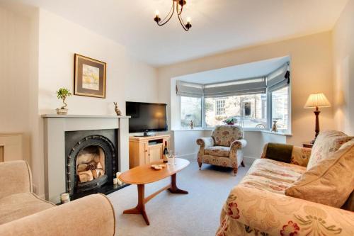 Masham House | Discover Scarbeck House: Pet & Child Friendly Retreat
