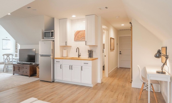 Austin Apartment | Scarlet Ridge Retreat | Near Wineries & DT Austin!