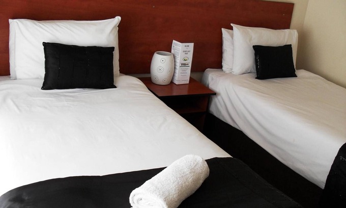 Maseru House | Convenient Scenery Guesthouse Near Stadium with Family Dining