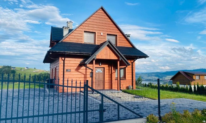 Krempachy House | Experience Scenic Chalet Malowniczy Domek - 10/10 Rated Stay