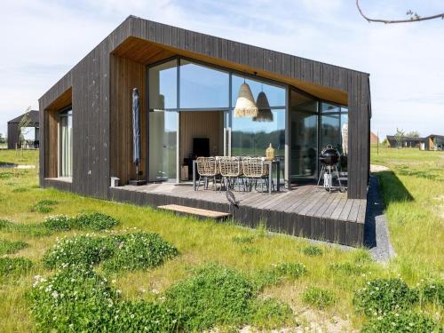 Wissenkerke House | Delightful Holiday Home with Kid-Friendly Garden Retreat