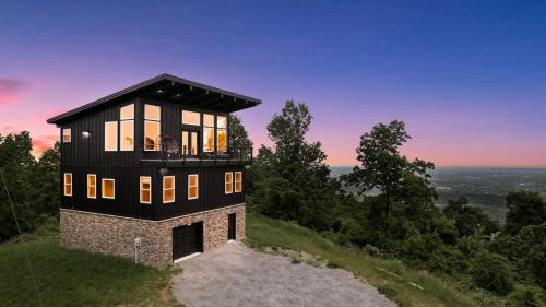 Ridgeway House | Scenic Getaway Cabin w/Fire Pit, Deck & Panoramic Views in Martinsburg, WV
