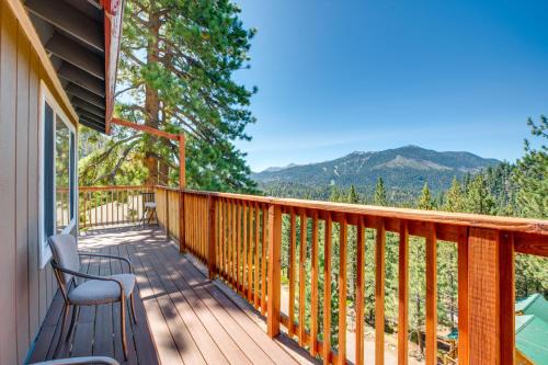Upper Kingsbury House | Scenic Home with Sauna - 7 Mi to Heavenly Mountain!