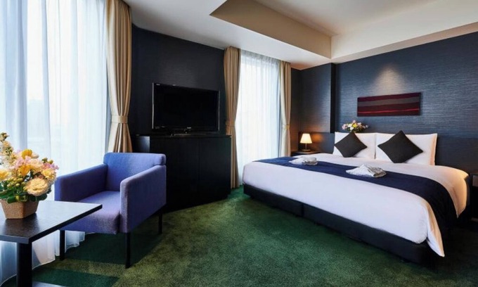 Nishiasakusa Hotel | Scenic King Smoking hotel with AC, fitness room in charming Taito City
