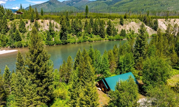 Whitefish Cabin | Picturesque River View Cabin with Family-Friendly Amenities