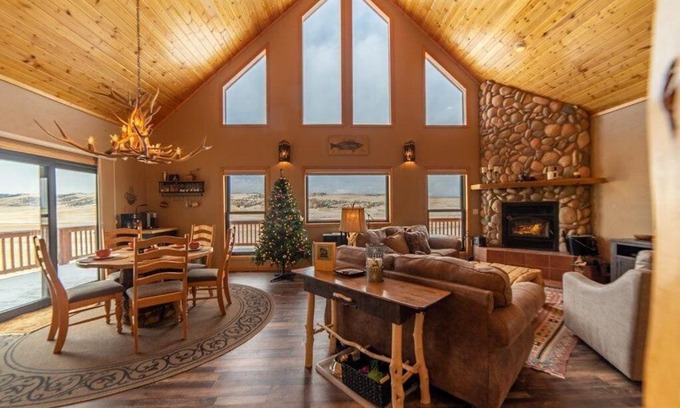 Fairplay House | Idyllic Pet-Friendly Mountain Retreat with Game Room Fun