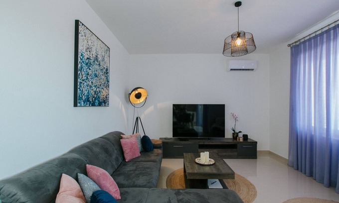 Seget Donji Apartment | Scenic Sea View Apartment Trogir - Two Bedroom Apartment with Balcony and Sea View