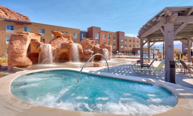 Moab Hotel | Scenic Stay in Moab, Perfect for Exploring Arches & Canyonlands Parks - 4 Units