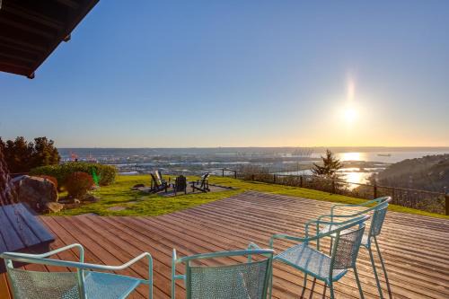 Northeast Tacoma Apartment | Inviting Tacoma Apartment with Deck and Fire Pit Awaits