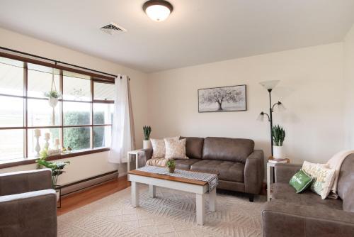 Millerstown House | Pet-Friendly Scenic View Lodging for Family Getaways