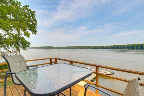 Fulton House | Riverside Fulton Retreat: Family-Friendly with Deck & Grill