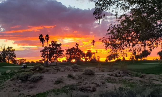 Superstition Springs Condo | Experience Scenic Views at Superstition Springs Golf Course