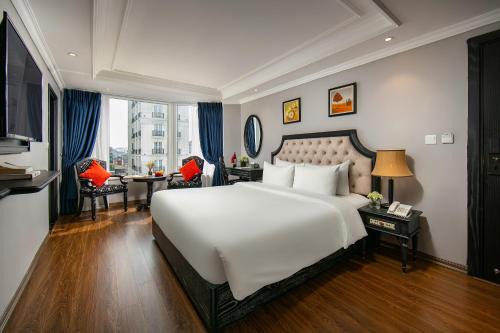 Old Quarter Hotel | Oceanfront Bliss at Scent Premium Hotel - 4-Star Retreat