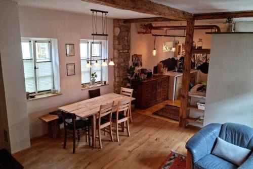 Mußbach Apartment | Cozy Getaway with Fireplace – Rated 9.2 by Guests