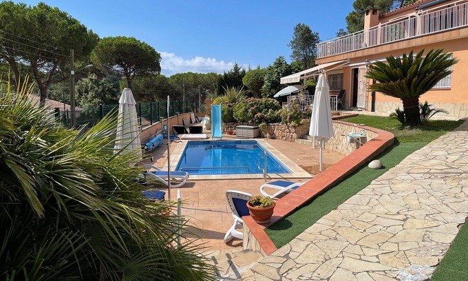 Vidreres Apartment | Inviting Eg-Ferienwohnung with Pool in Lloret de Mar Area